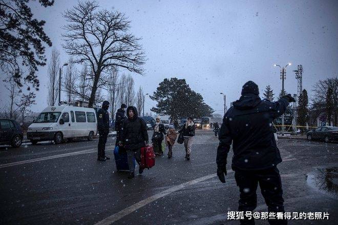 罗马尼亚VS乌克兰_两次普利策奖得主记录的逃往罗马尼亚的乌克兰难民