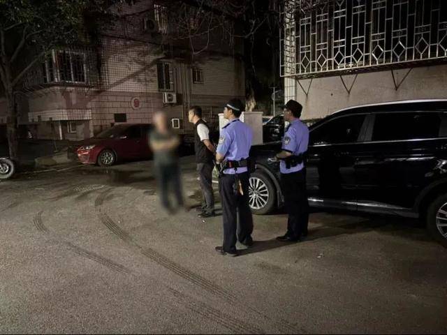 皇冠信用网平台出租
_广西老人被深度洗脑半个月皇冠信用网平台出租
，坚持要买230万黄金！关键时刻......