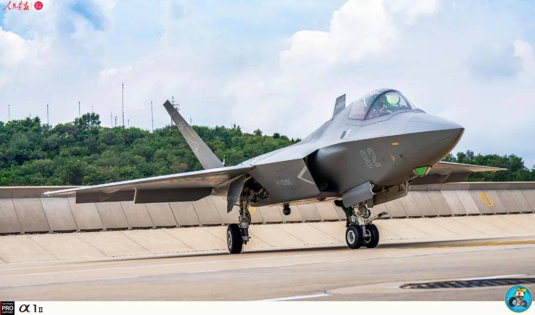 世界杯2026欧洲外围赛_中国歼-35最新画面世界杯2026欧洲外围赛!6枚中距弹、隐藏登机梯首次曝光!