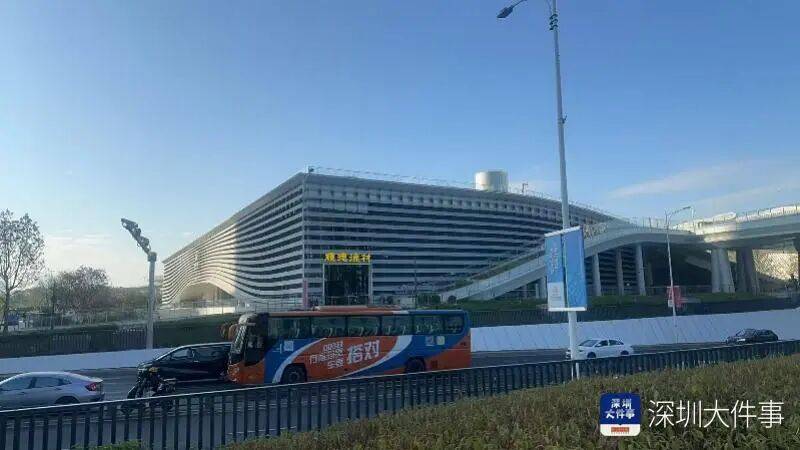 如何代理皇冠信用_“审美断崖式下跌”！深圳一网红地标因招牌被吐槽如何代理皇冠信用，运营方回应